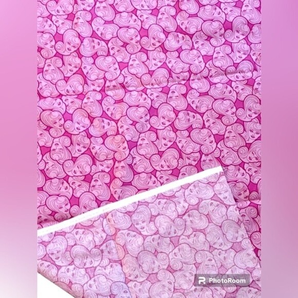 Rare Barbie Packed Head Cotton Retired Fabric one Full Yard 45Lx36H - Picture 7 of 8